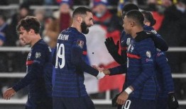 记者爆料法国队视频,揭秘球队备战与训练细节